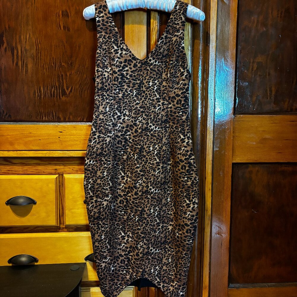 Astr Leopard Print Form Fitting Cocktail Dress Si… - image 1